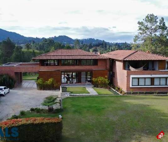 Casa para Venta en Alto del escobero (Envigado). Municipio Envigado - $3.500.000.000 - 238222