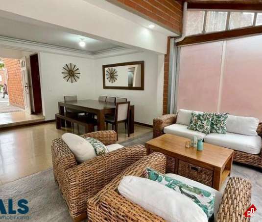 Casa para Venta en Loma de los Bernal. Municipio Medellin - $960.000.000 - 239579