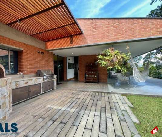 Casa para Venta en El Tesoro. Municipio Medellin - $3.800.000.000 - 240566