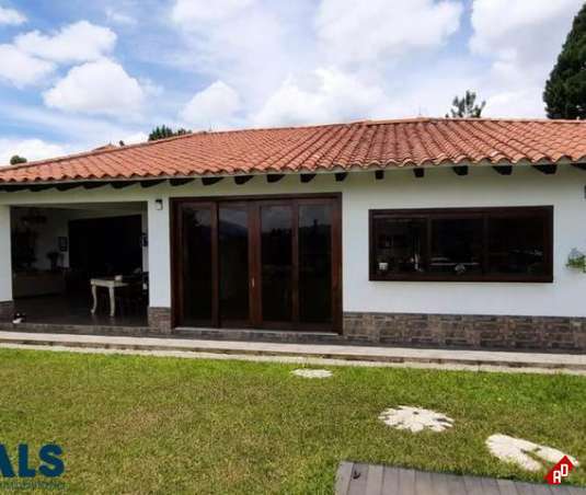 Casa para Venta en Sector Aeropuerto. Municipio Guarne - $3.500.000.000 - 240897