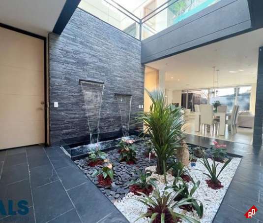 Casa para Venta en Loma El Atravesado. Municipio Envigado - $2.100.000.000 - 241710