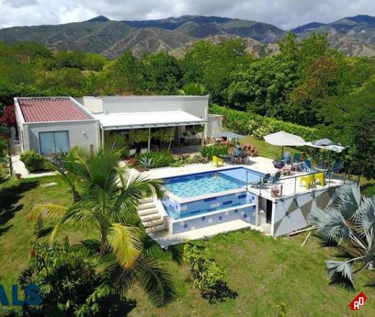 Finca Recreativa para Venta en Llano De Bolí­var. Municipio Santa Fe de Antioquia - $1.300.000.000 - 242680