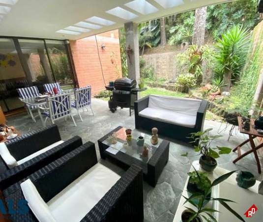 Casa para Venta en Los Balsos Nº 2. Municipio Medellin - $1.100.000.000 - 243299