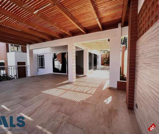 Casa para Venta en Loma Cola del Zorro. Municipio Medellin - $2.100.000.000 - 243680