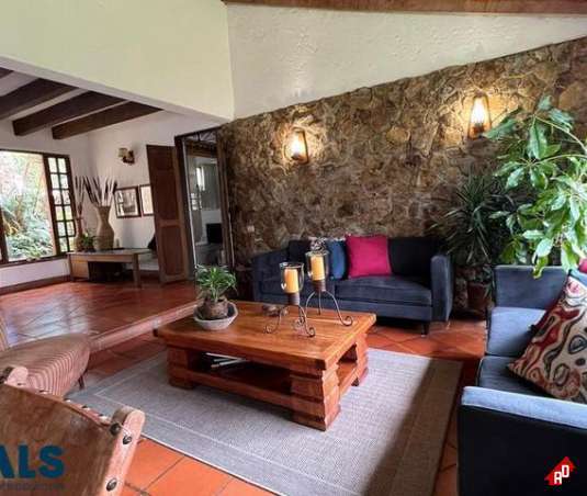 Casa para Venta en Alto de las Palmas. Municipio Envigado - $1.950.000.000 - 243824