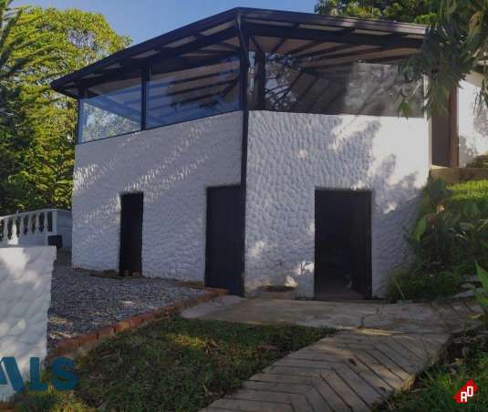 Finca Recreativa para Venta en V. La Cristalina. Municipio El Peñol - $2.400.000.000 - 244242