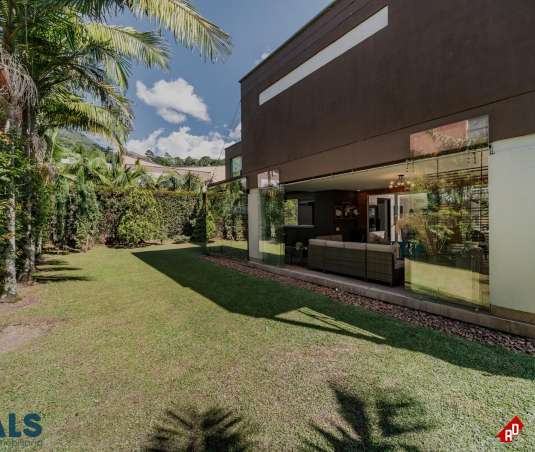 Casa para Venta en Loma del Escobero. Municipio Envigado - $3.300.000.000 - 246832