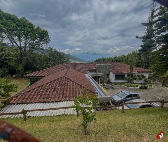 Finca Recreativa para Venta en Loma del Escobero. Municipio Envigado - $4.500.000.000 - 247430