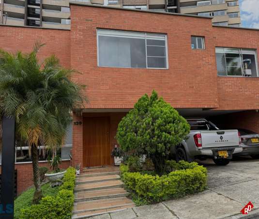 Casa para Venta en Zuñiga. Municipio Envigado - $2.390.000.000 - 248875