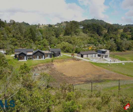 Lote Residencial para Venta en Alto de Las Palmas. Municipio Medellin - $880.000.000 - 249110