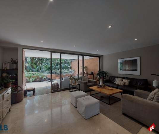 Apartamento para Venta en Loma de los Parra. Municipio Medellin - $1.550.000.000 - 249196