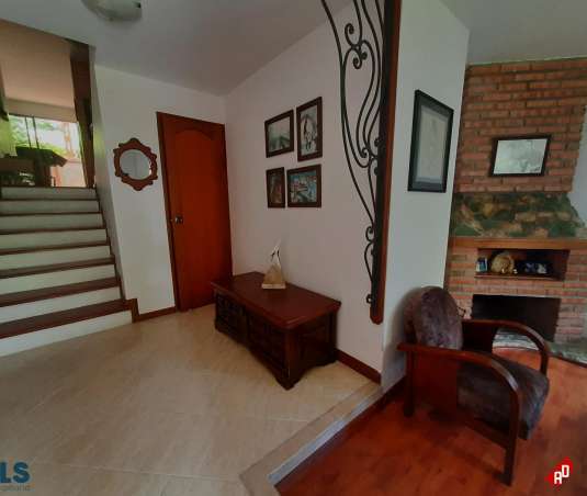 Casa para Venta en Loma El Atravesado. Municipio Envigado - $970.000.000 - 249244