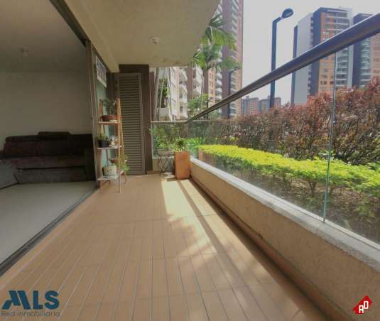 Apartamento para Venta en Loma de los Bernal. Municipio Medellin - $700.000.000 - 249361