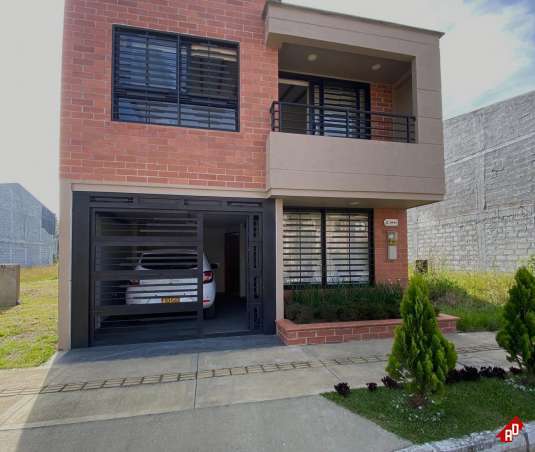 Casa para Venta en Urbano (La Ceja). Municipio La Ceja - $698.000.000 - 250783