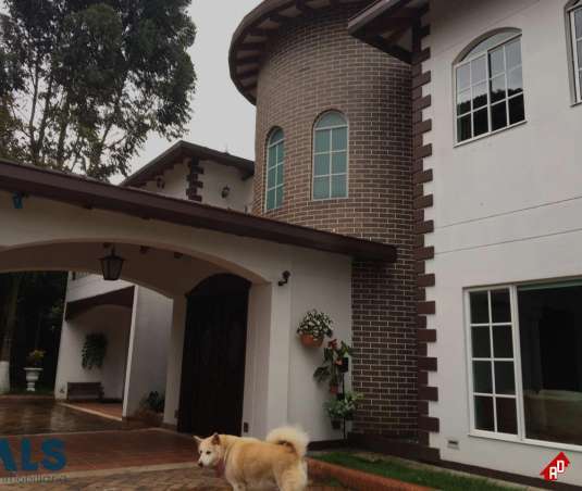 Casa para Venta en Loma del Escobero. Municipio Envigado - $2.900.000.000 - 252397