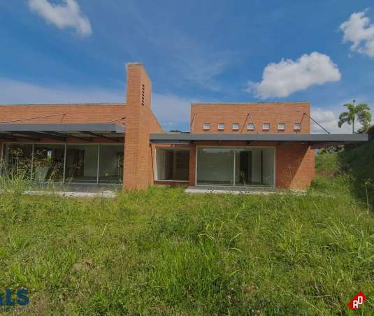 Casa para Venta en Condina. Municipio Pereira - $2.005.000.000 - 253425