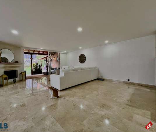 Casa para Venta en Loma de Las Brujas. Municipio Envigado - $1.497.000.000 - 253864