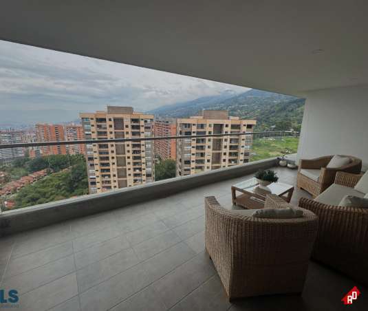 Apartamento para Venta en Loma de Las Brujas. Municipio Envigado - $2.400.000.000 - 254575