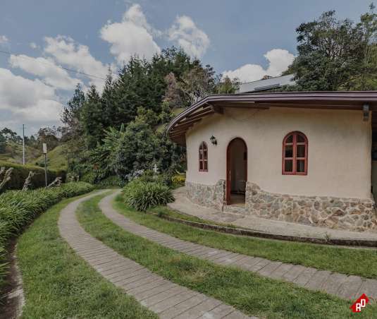 Casa para Venta en Rural. Municipio Guarne - $1.400.000.000 - 254726