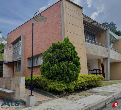 Casa para Venta en El Tesoro. Municipio Medellin - $1.750.000.000 - 254783