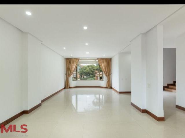 Casa para Venta en El Tesoro. Municipio Medellin - $.000 - 234894  - El Dandy Inmobiliaria